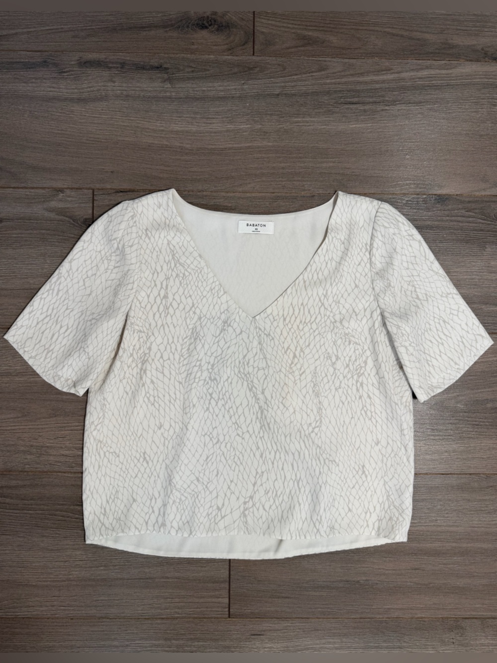 Aritzia Babaton Randy blouse Cream Textured V-Neck Short Sleeve Top